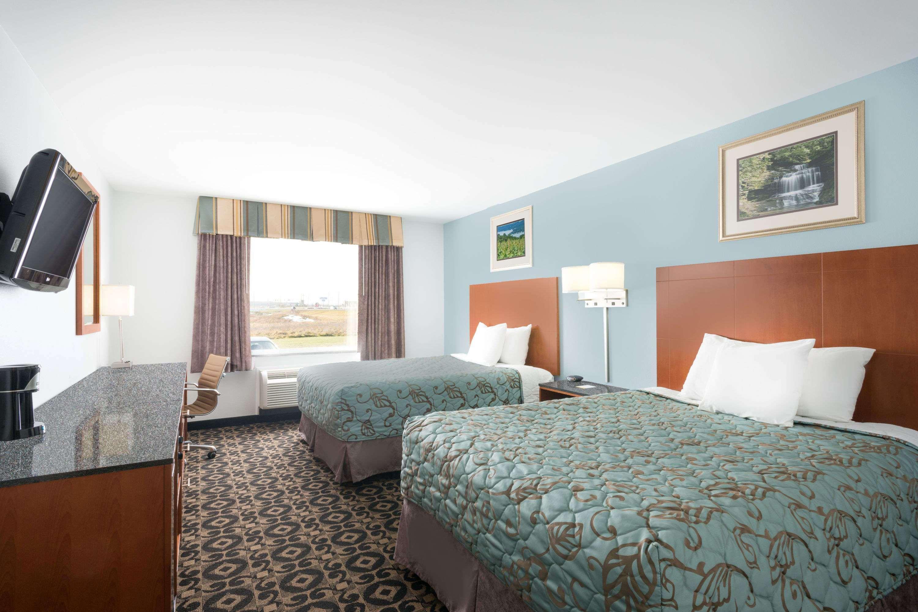 Days Inn By Wyndham Watertown Fort Drum Evans Mills Buitenkant foto