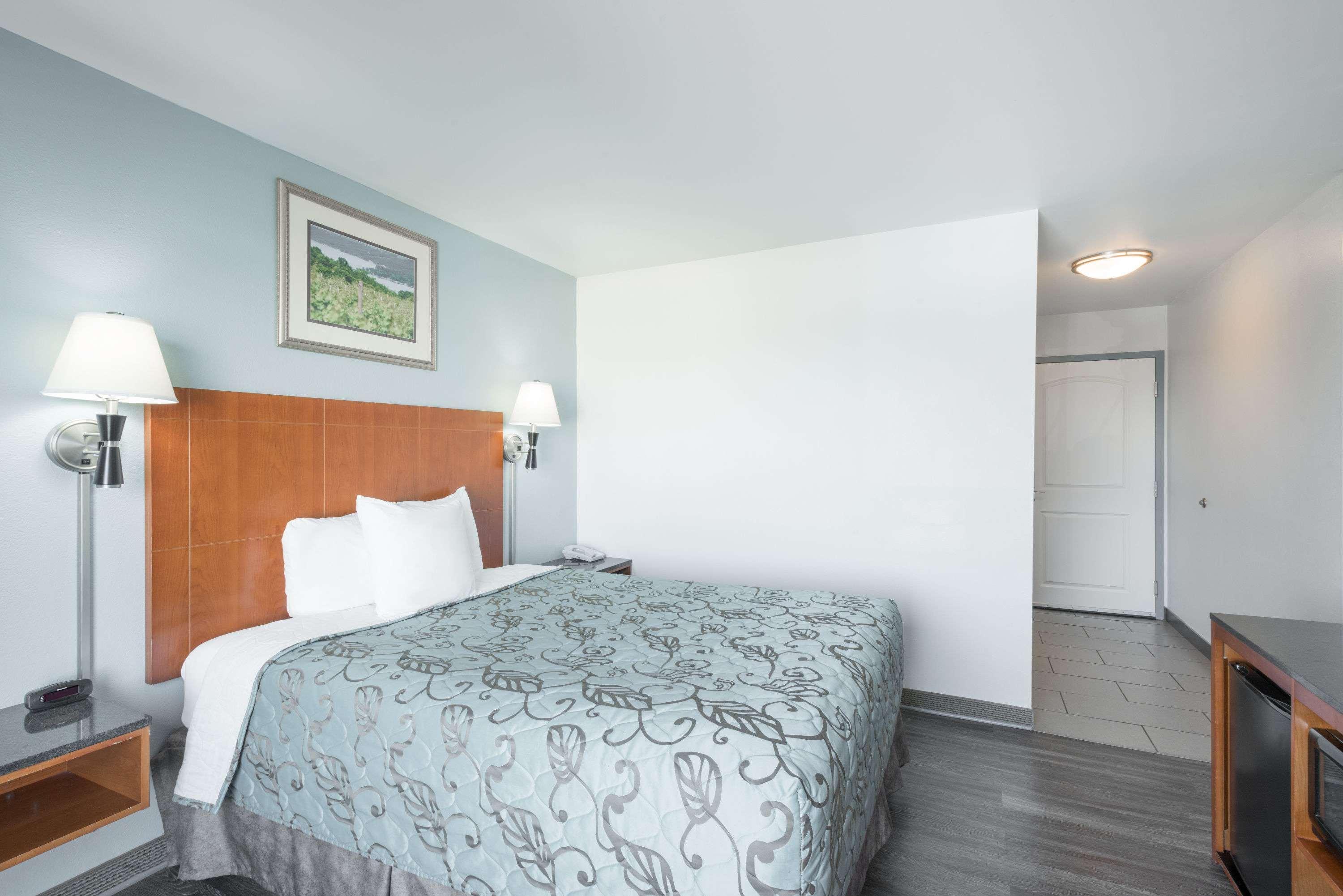 Days Inn By Wyndham Watertown Fort Drum Evans Mills Buitenkant foto