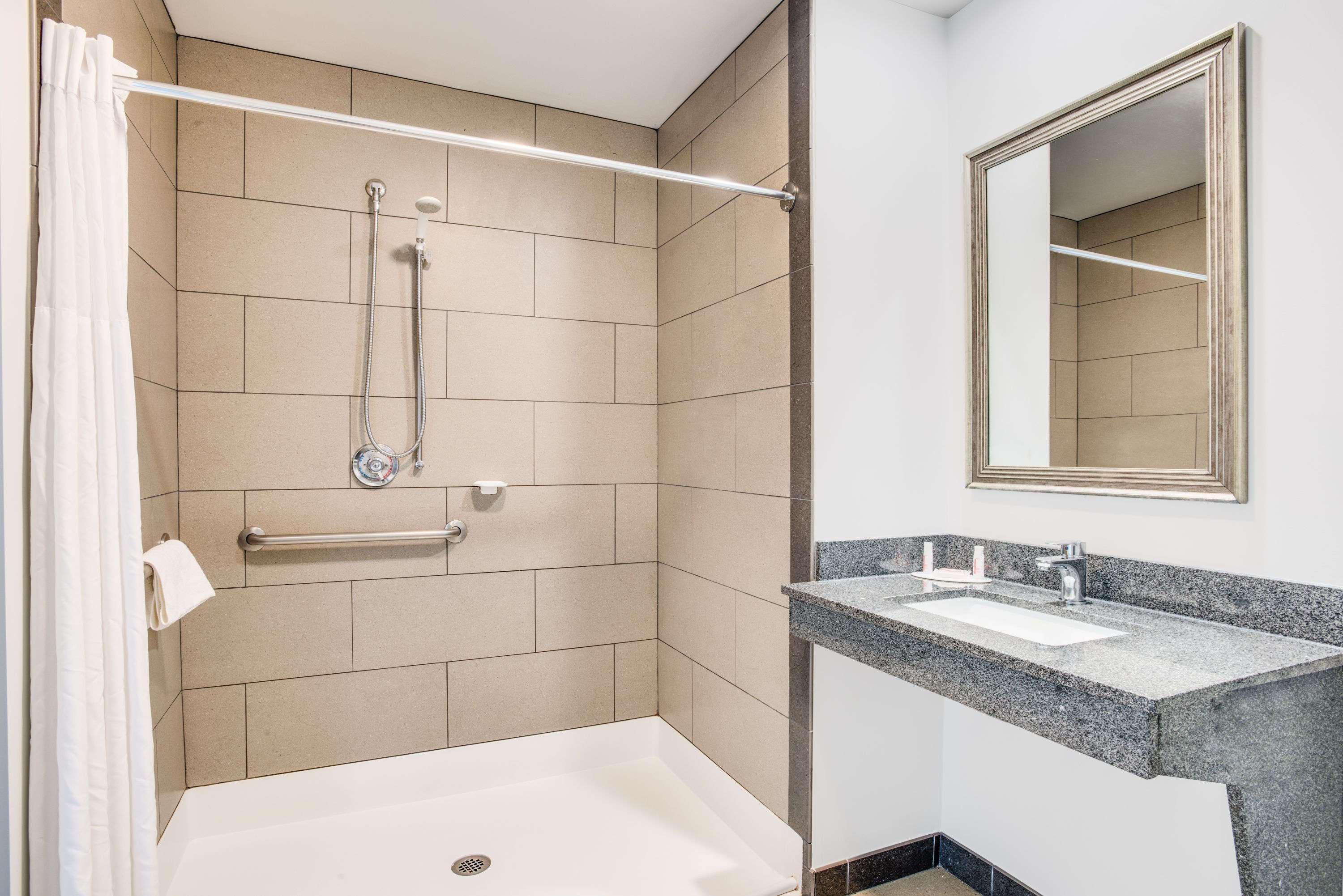 Days Inn By Wyndham Watertown Fort Drum Evans Mills Buitenkant foto