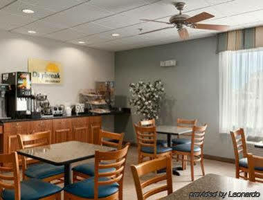 Days Inn By Wyndham Watertown Fort Drum Evans Mills Buitenkant foto