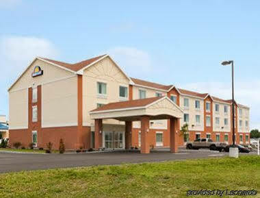Days Inn By Wyndham Watertown Fort Drum Evans Mills Buitenkant foto