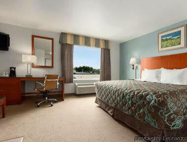 Days Inn By Wyndham Watertown Fort Drum Evans Mills Buitenkant foto